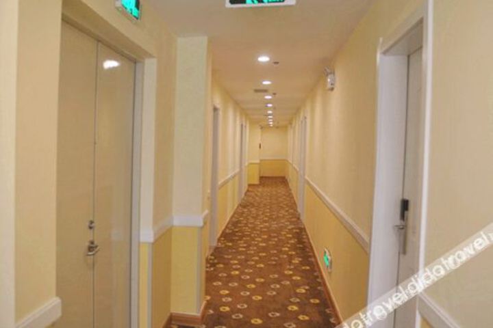 Hotel Interior 9 of 30