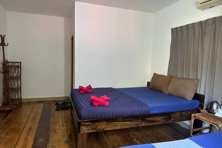 Room 27 of 105