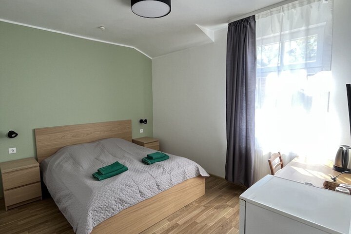Room 3 of 60