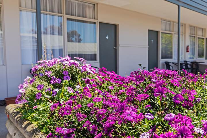 Hotel Exterior 67 of 73