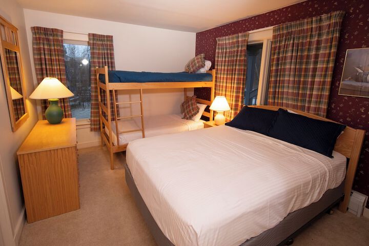 Room 14 of 83