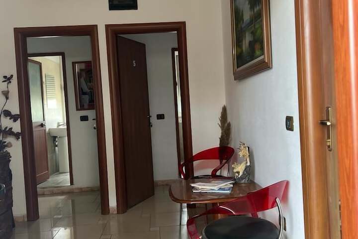 Ballroom/Hall 17 of 21