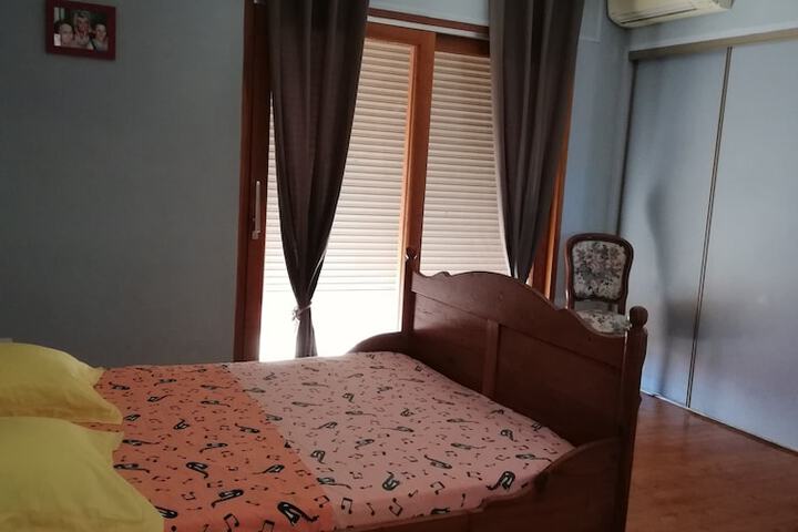 Room 3 of 37