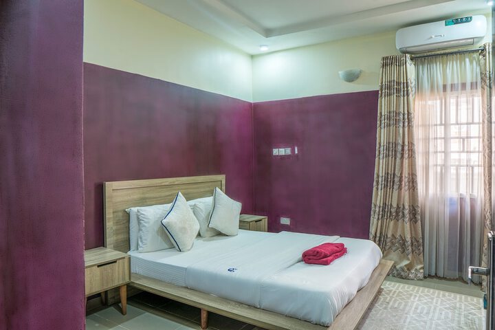Room 7 of 24
