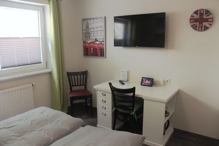 Room 10 of 68