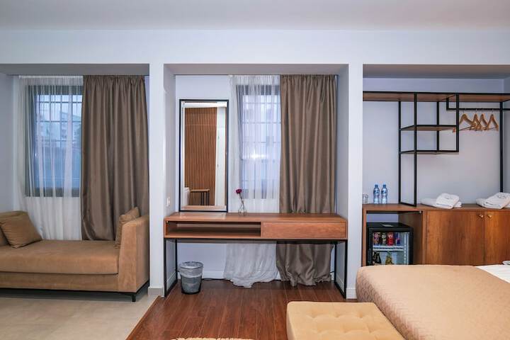 Room 8 of 47