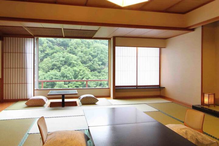 Room 7 of 41