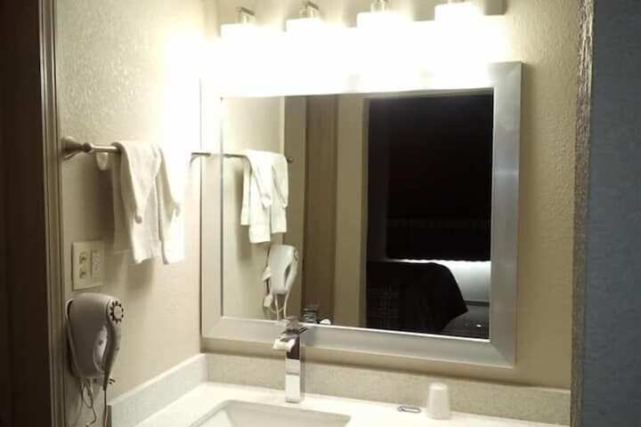 Room 37 of 43