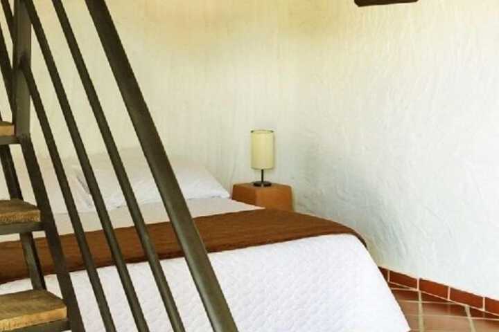 Room 12 of 33