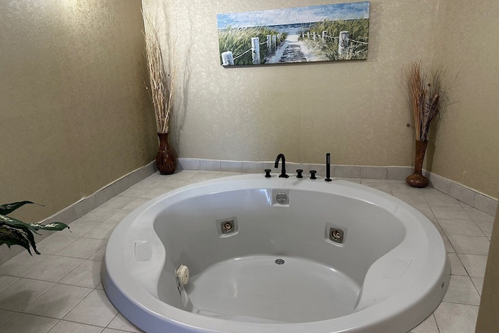 Deep soaking bathtub