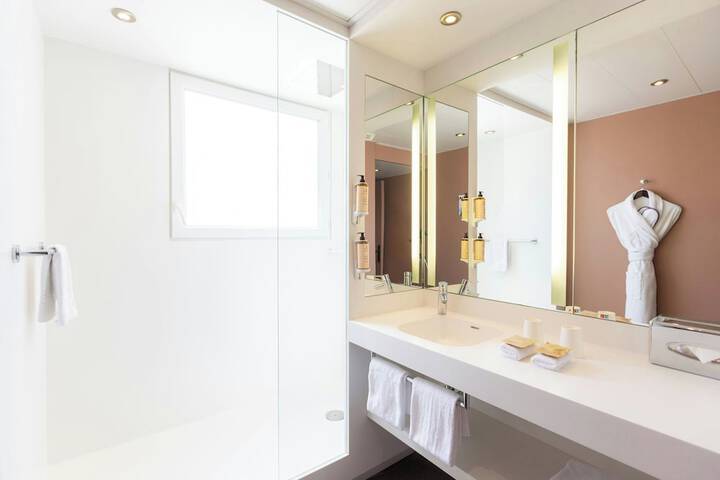 Bath Interior