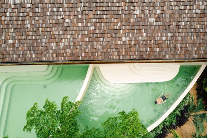 Pool 102 of 262