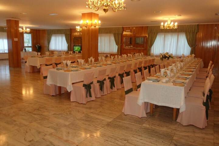 Ballroom/Hall 56 of 66