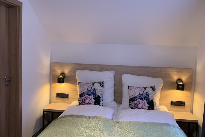 Room 10 of 36
