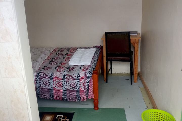 Room 5 of 13