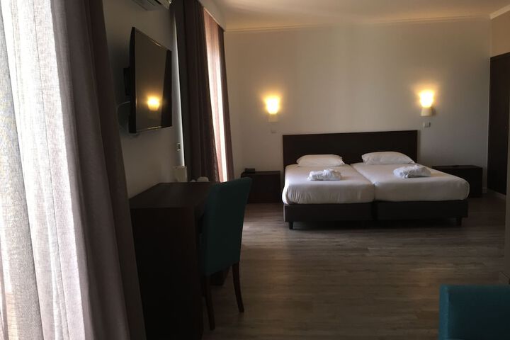 Room 9 of 51