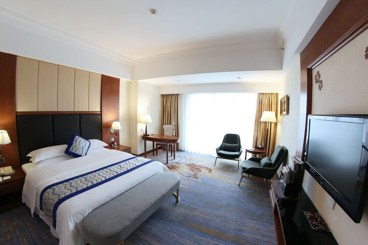 Room 4 of 44