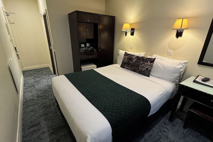 Room 57 of 116