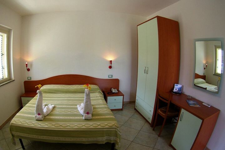 Room 4 of 23