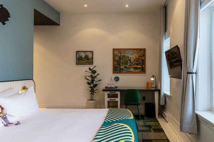 1 Queen Bed (27 of 29)