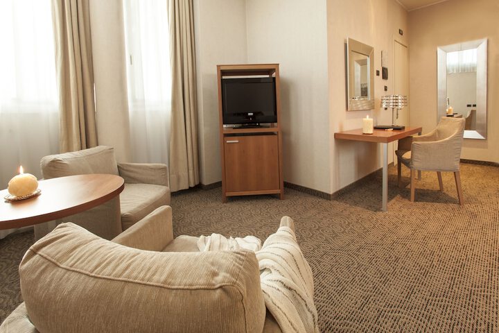 Room 6 of 29