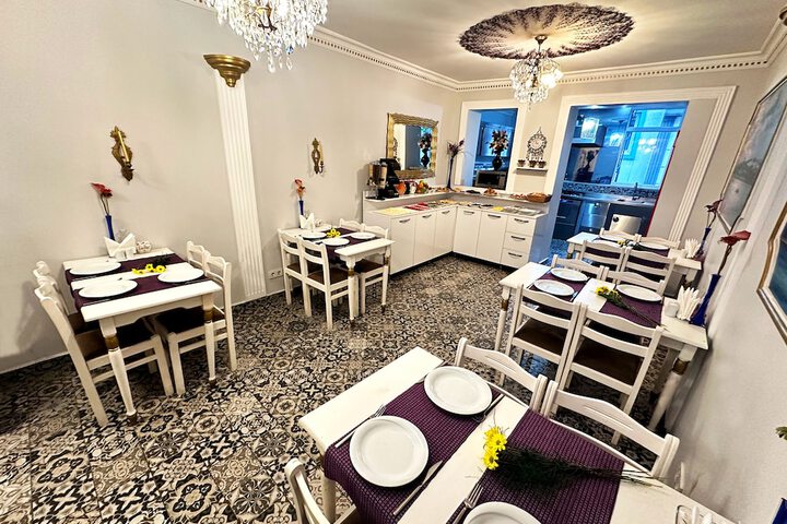 Dining 37 of 47