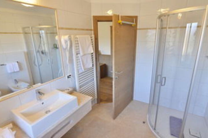 Room 4 of 45