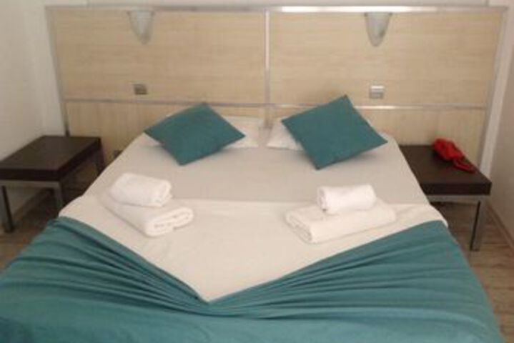 Room 30 of 94