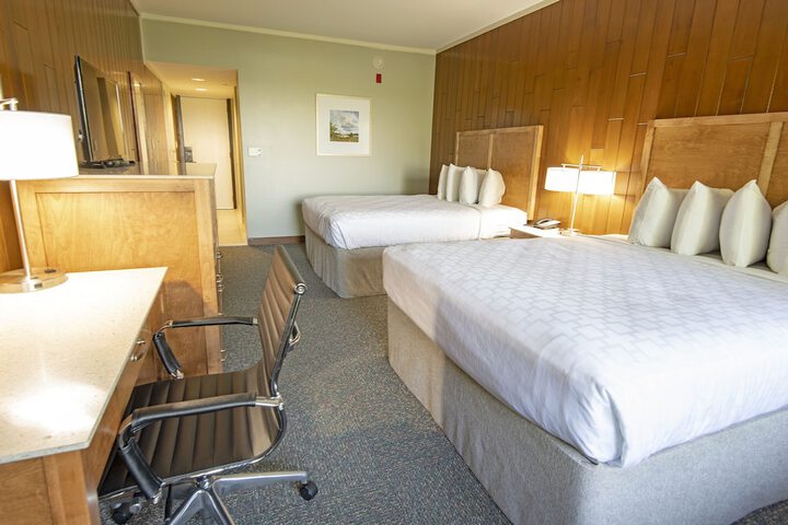 Room 4 of 82