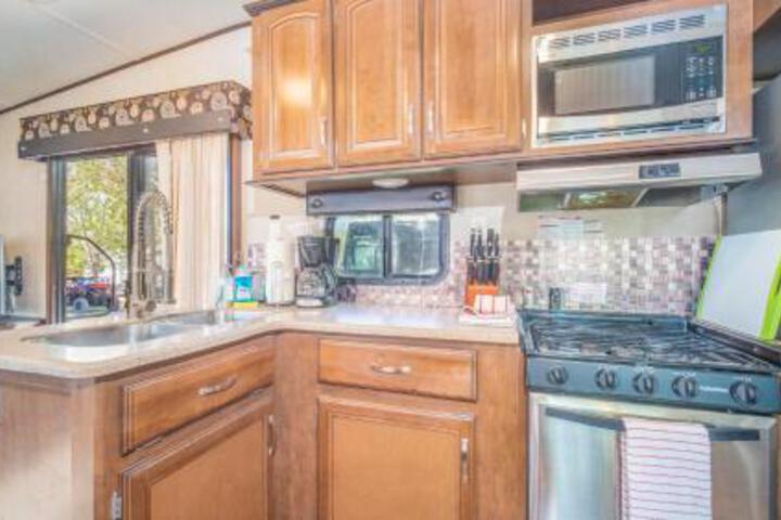 Exterior of Outdoor Glamping : 2017 Large Rv Setup Okrv 52