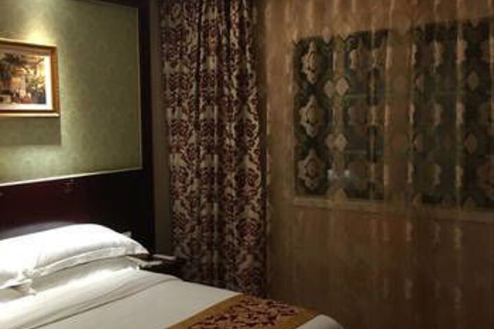 Room 3 of 9