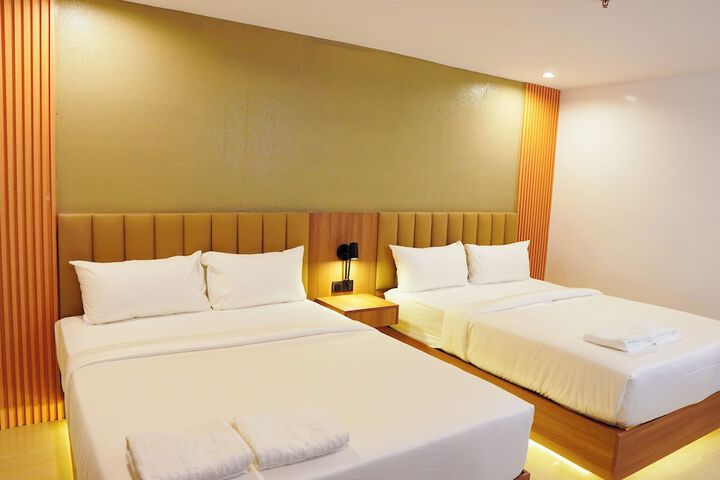 Room 9 of 17