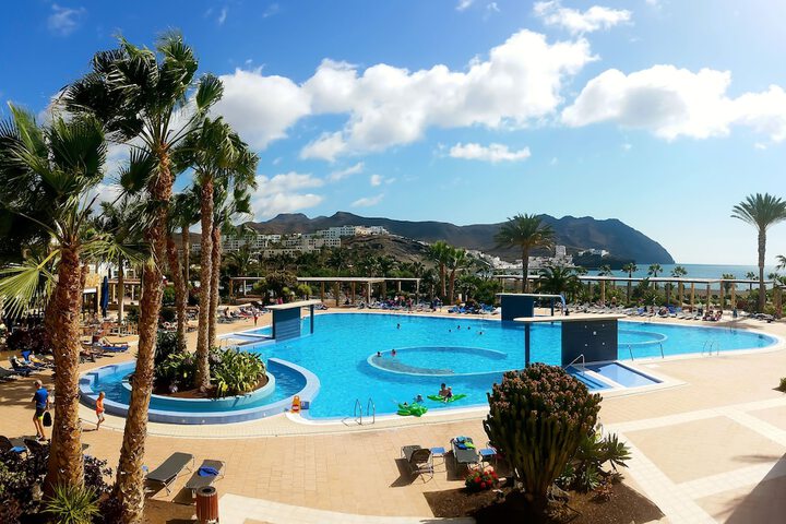 Hotel Pool
