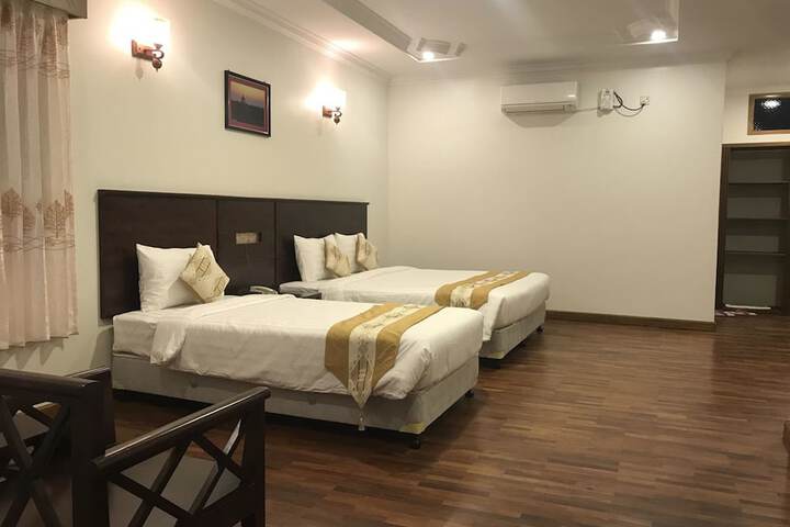 Room 2 of 25