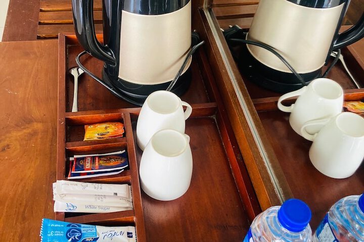 Breakfast/Coffee Service 10 of 19