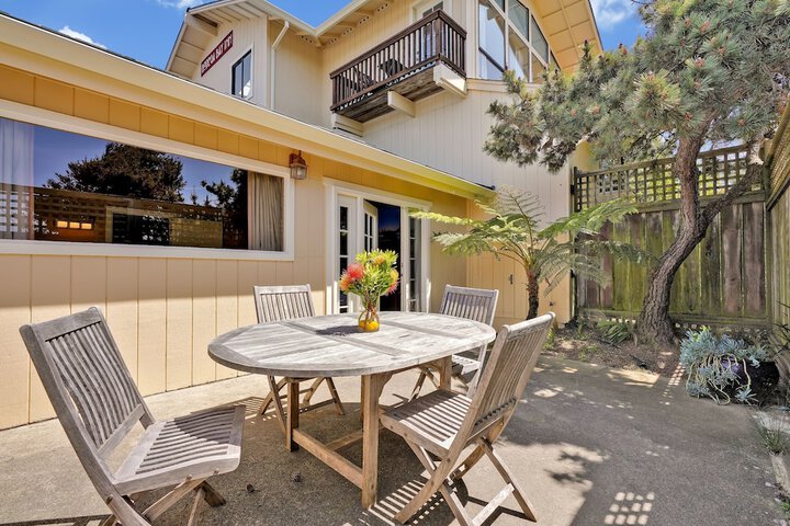 Terrace/Patio 16 of 26