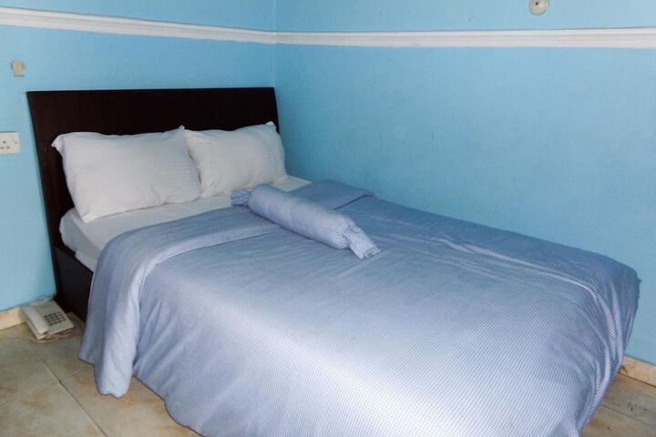 Room 7 of 50