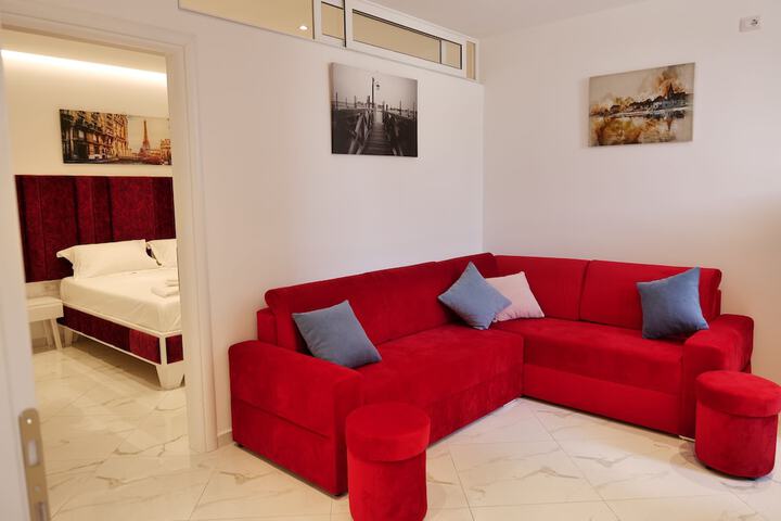 Room 3 of 38