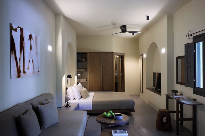 Room 10 of 50