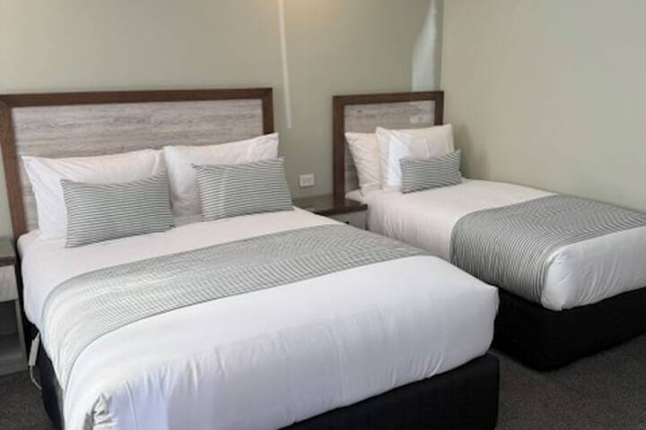 Room 4 of 19