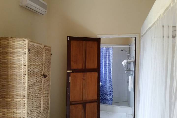 Room 14 of 24