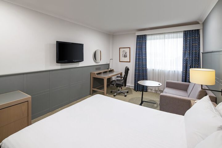 Room 11 of 68