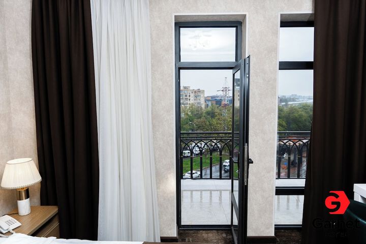Room 52 of 93