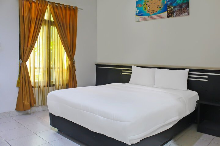 Room 10 of 28