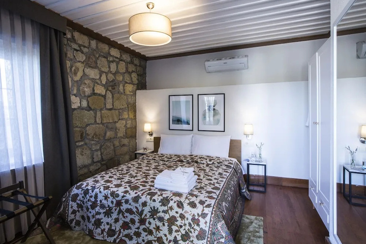 Room 3 of 22