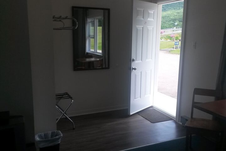 Room 8 of 70