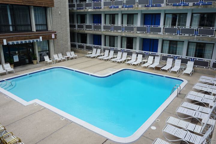 Pool 18 of 26
