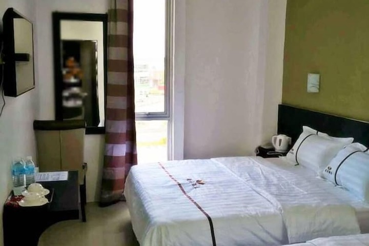 Room 20 of 33
