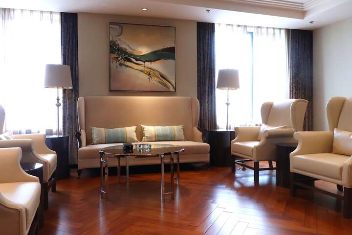 Room 20 of 107