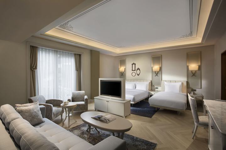 Room 44 of 95